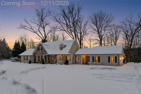 24924 Riverwood Drive Franklin Village MI 48025