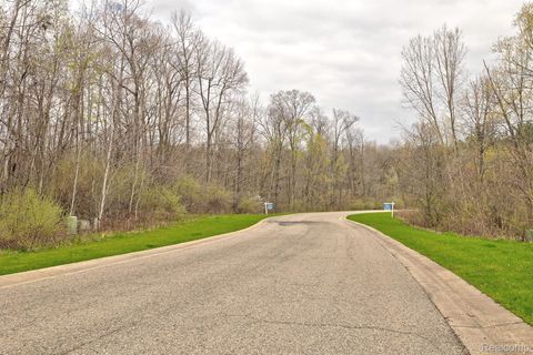503 BLUEBIRD Trail Groveland Township MI 48462