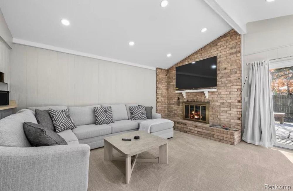 2256 Niagara Drive