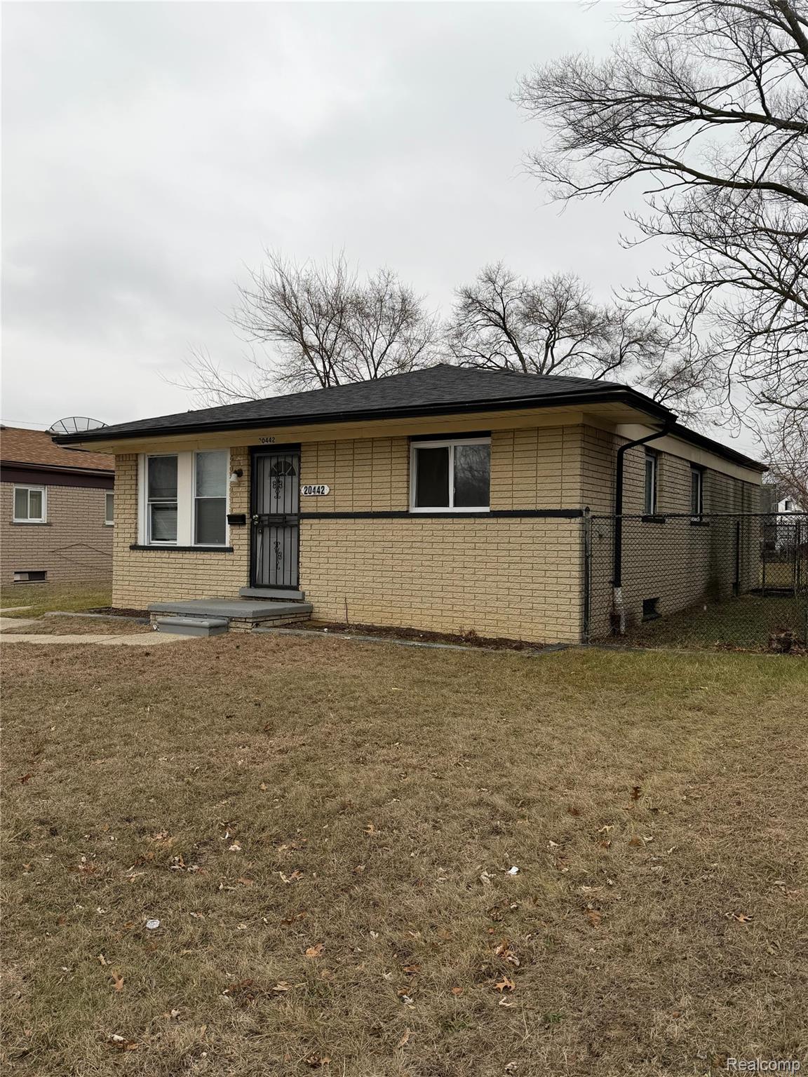 20442 Greenlawn Street