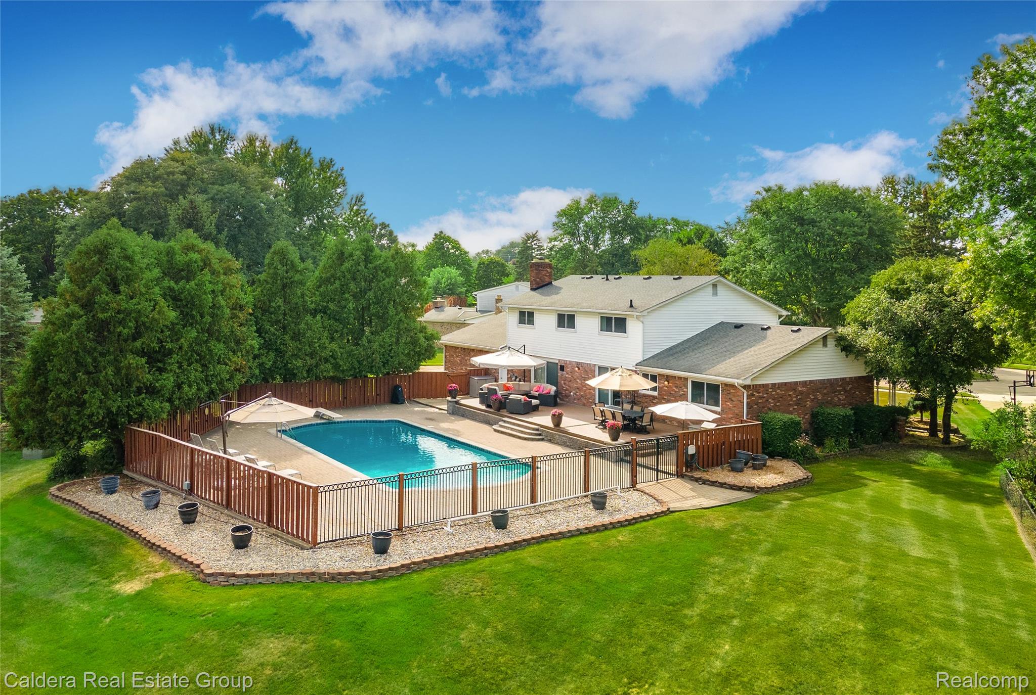 943 Huntsford Court