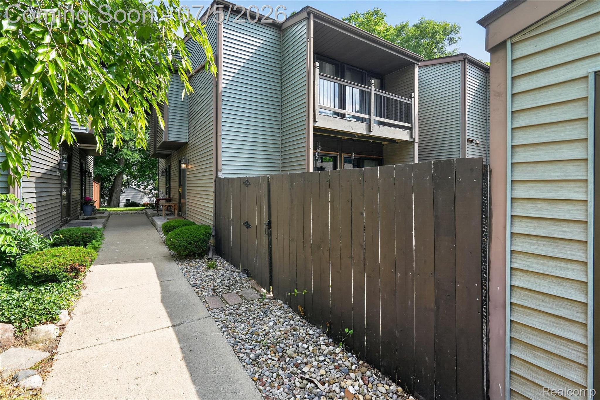 524 W Rockwell Street