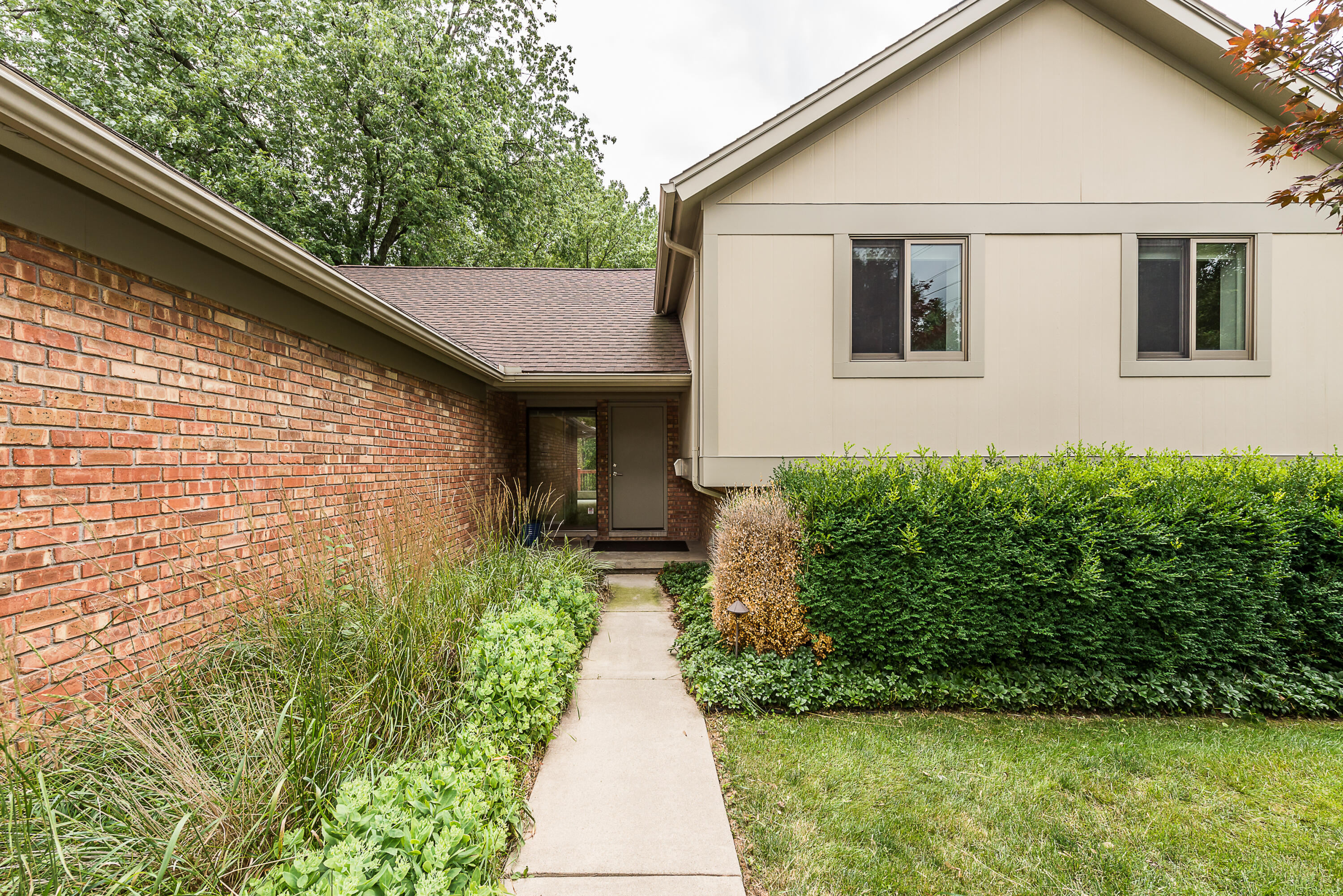 2984 Argonne Drive