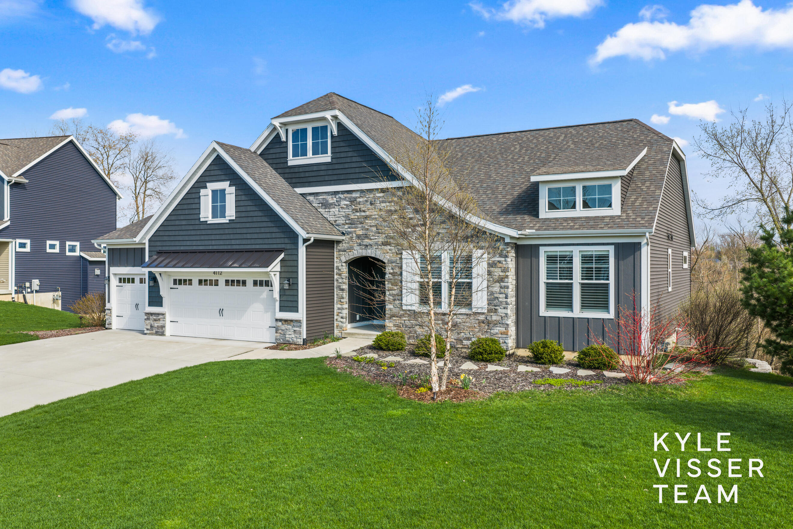 4112 Old Hawk Court NE