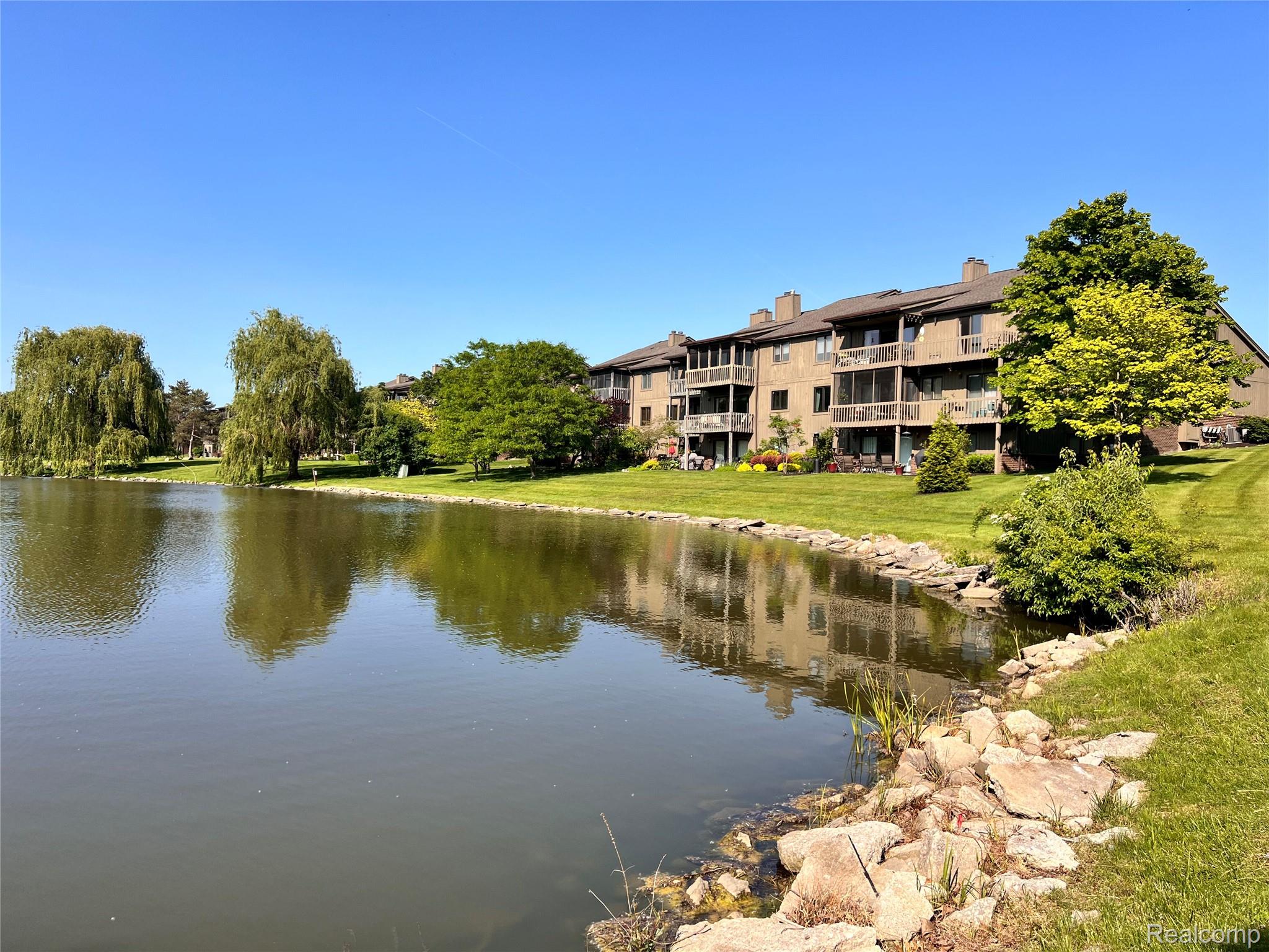 9836 Hawthorne Glen Drive