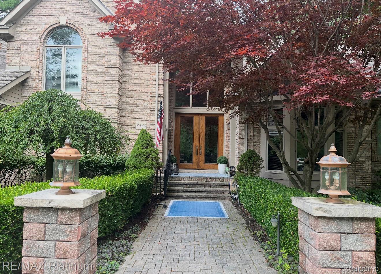 5458 Lake Ridge Drive