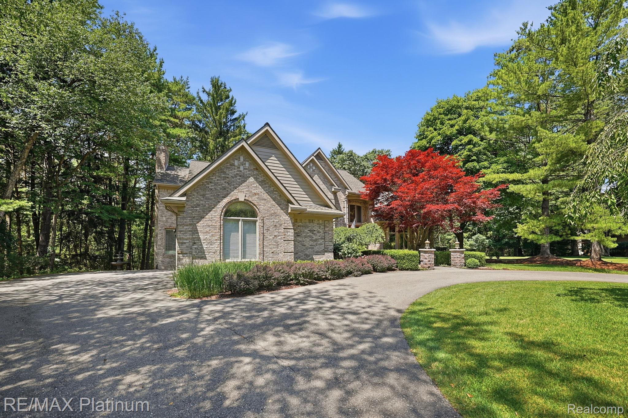 5458 Lake Ridge Drive