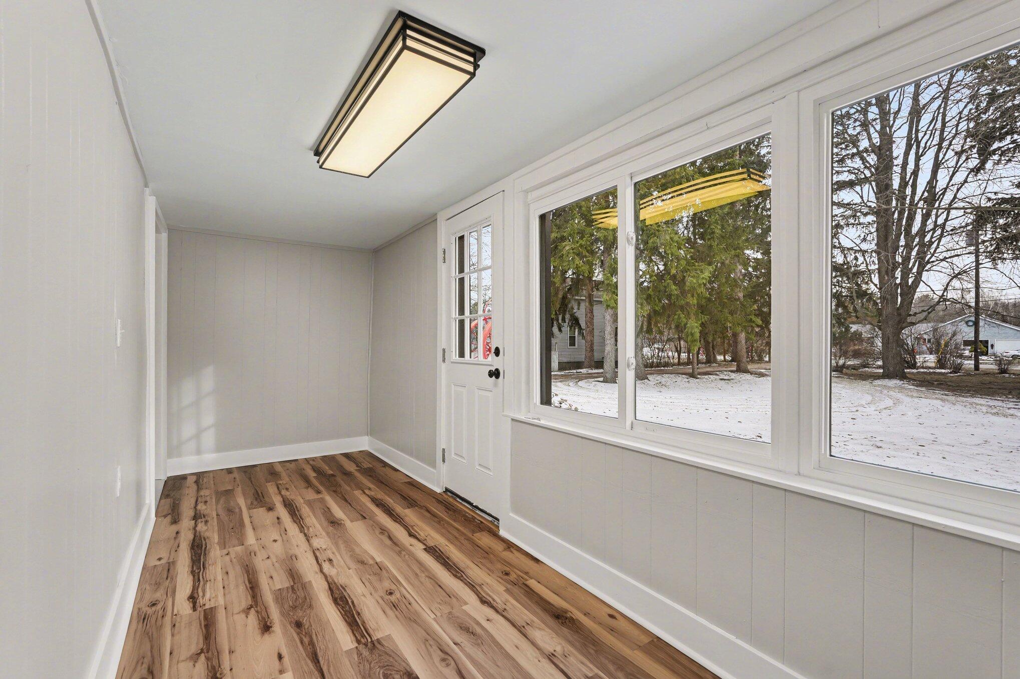 882 E Sternberg Road