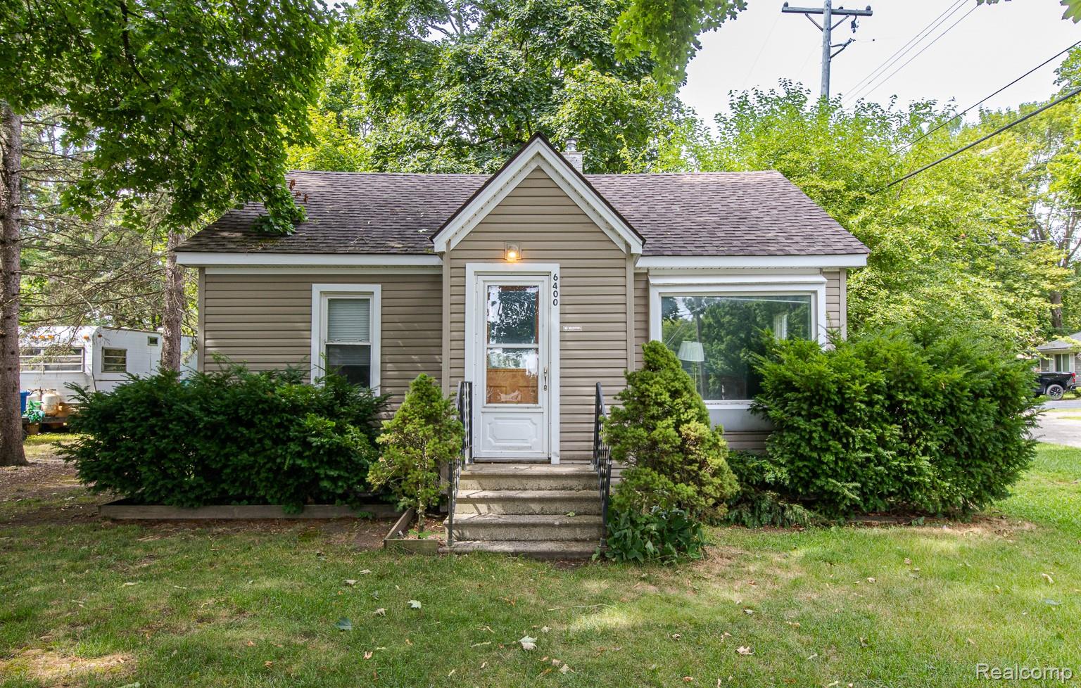 6400 Elmwood Drive
