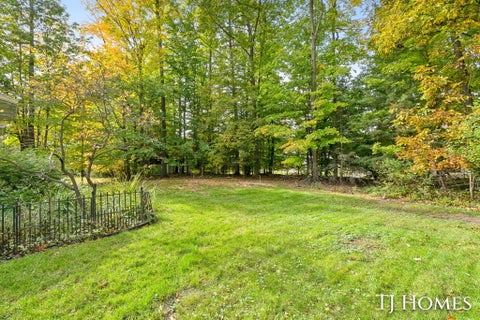 Tiny photo for 985 Thornwyk Drive NW, Walker City, MI 49534 (MLS # 65026054544)