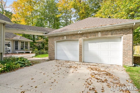 Tiny photo for 985 Thornwyk Drive NW, Walker City, MI 49534 (MLS # 65026054544)