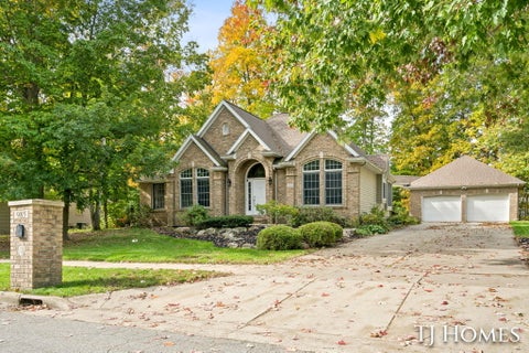 Tiny photo for 985 Thornwyk Drive NW, Walker City, MI 49534 (MLS # 65026054544)