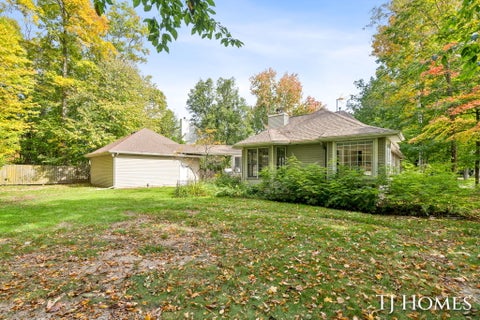 Tiny photo for 985 Thornwyk Drive NW, Walker City, MI 49534 (MLS # 65026054544)