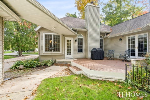 Tiny photo for 985 Thornwyk Drive NW, Walker City, MI 49534 (MLS # 65026054544)