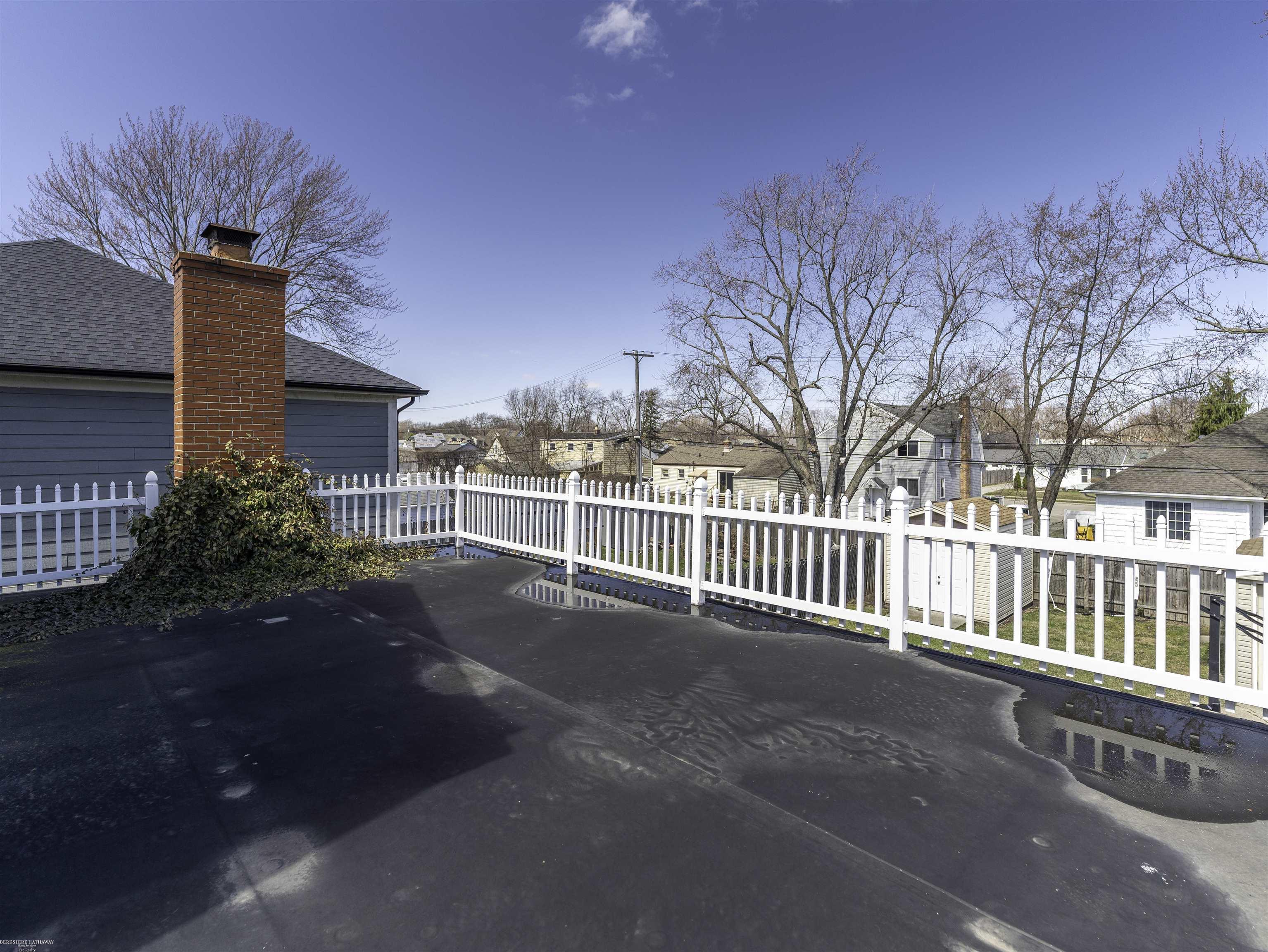 22631 Ridgeway Street