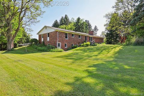 Tiny photo for 8701 Heatherset Drive, Brighton Township, MI 48114 (MLS # 20261038866)