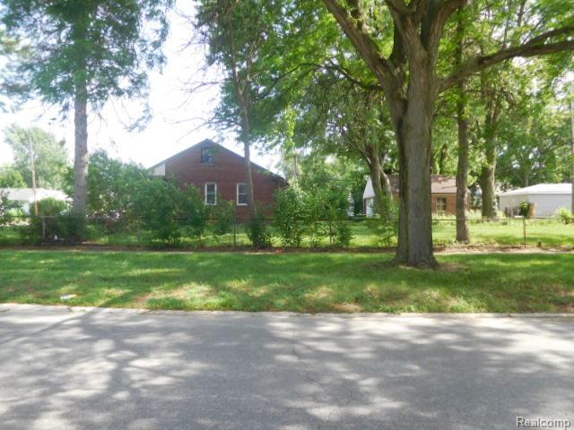 23855 Couzens Avenue
