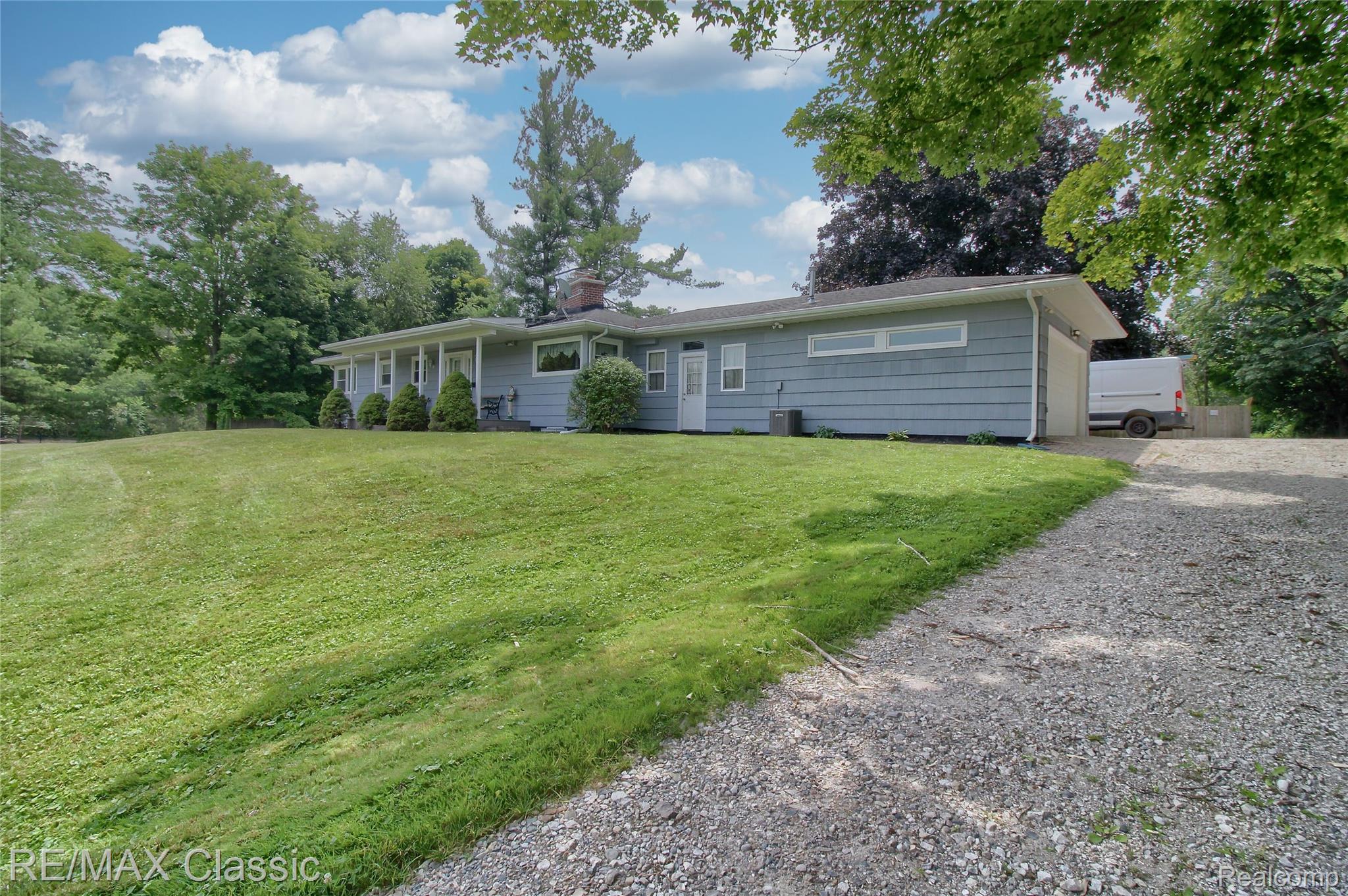 10268 7 Mile Road