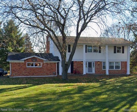 6139 Pebbleshire Circle Grand Blanc Charter Township MI 48439