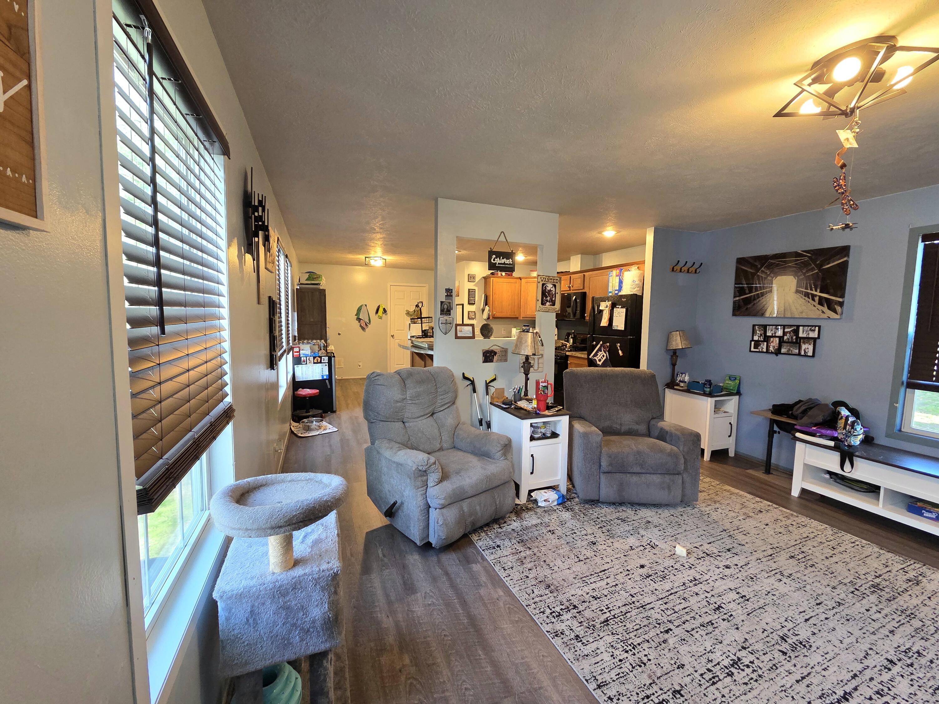 570 S Sunshine Lane