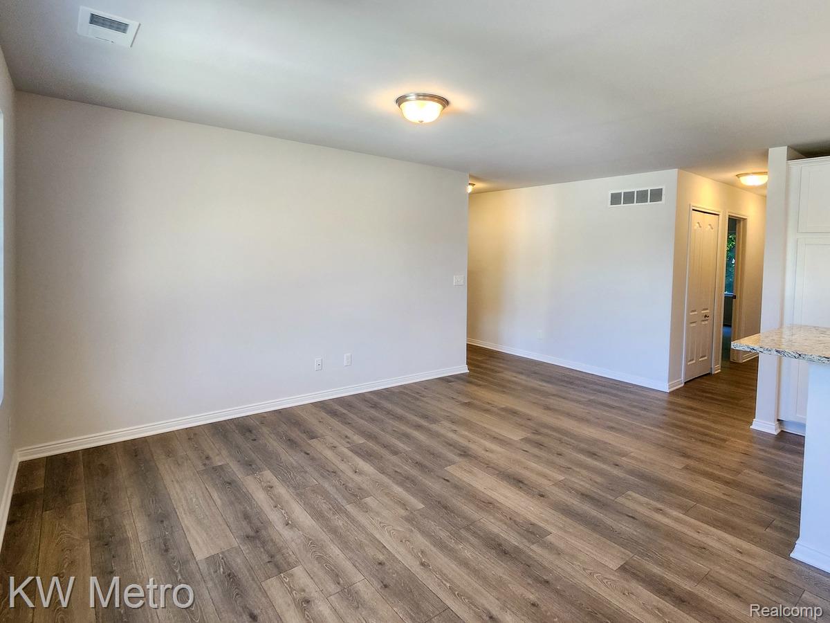 195 Whispering Pines Drive 10