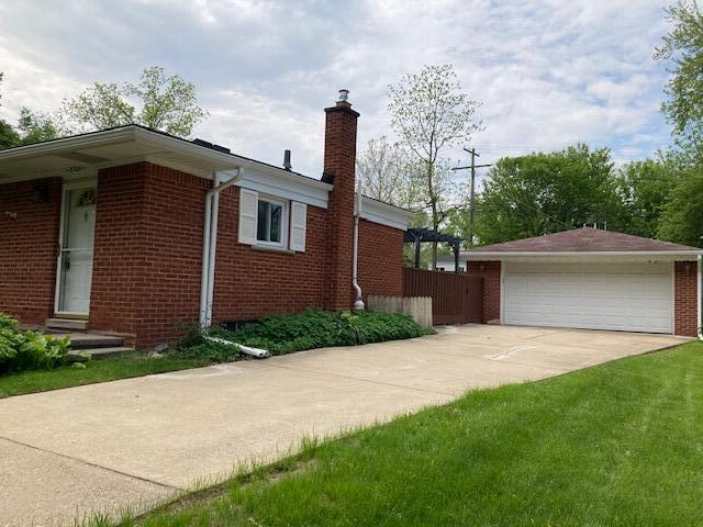 3300 Fernwood Avenue