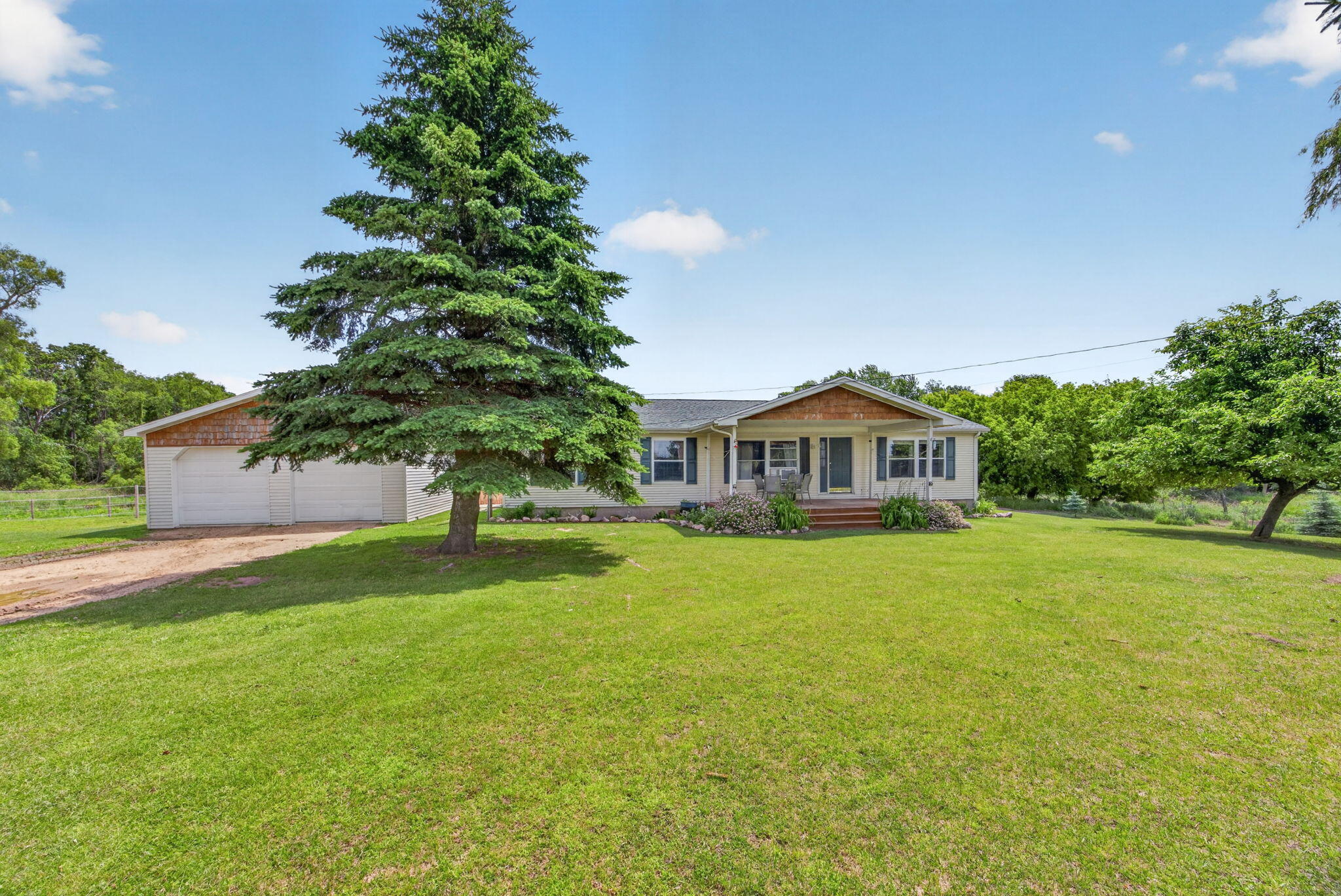 5110 N Cedar Lake Road NE