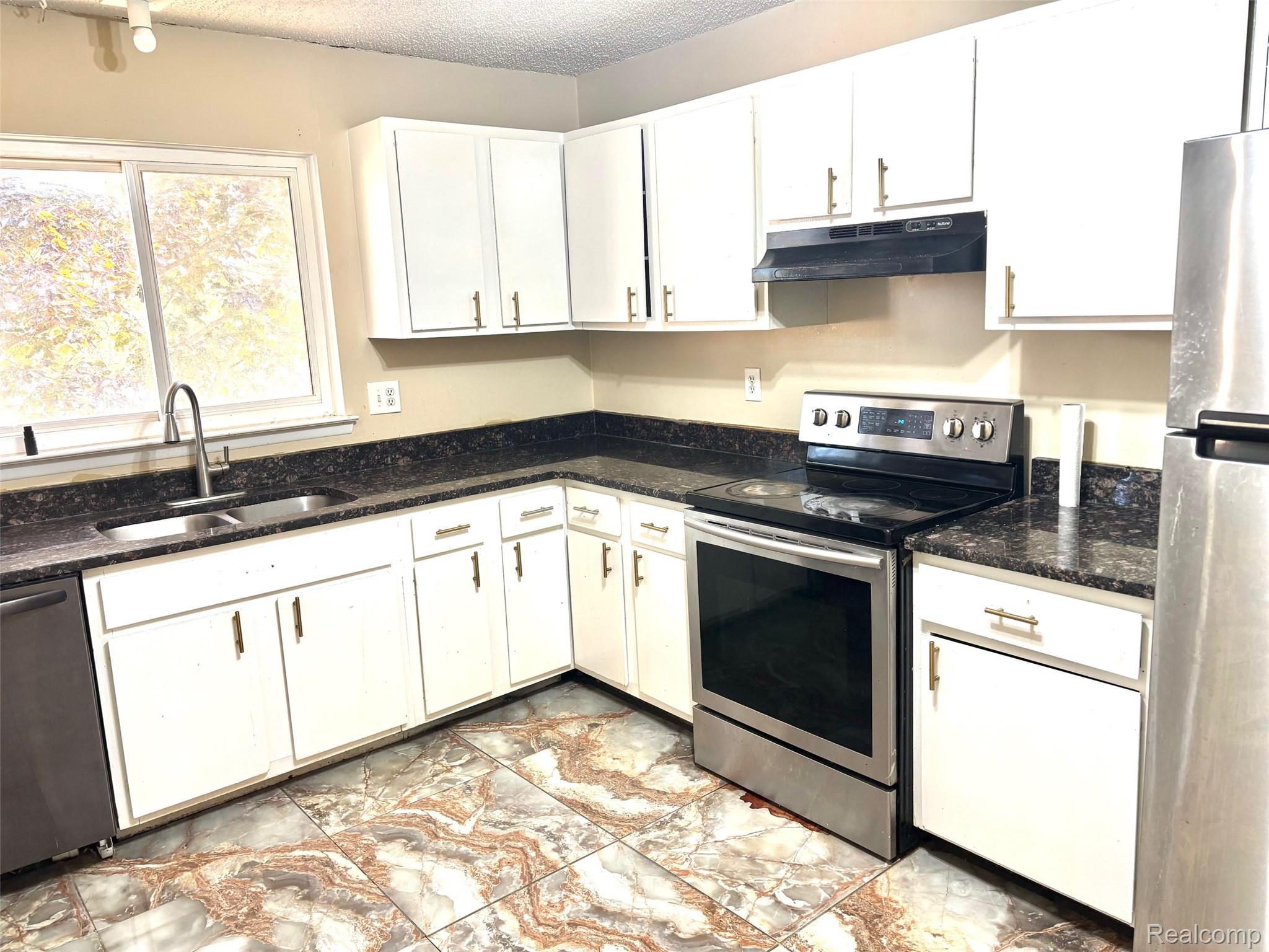 27845 Berrywood Lane Farmington Hills