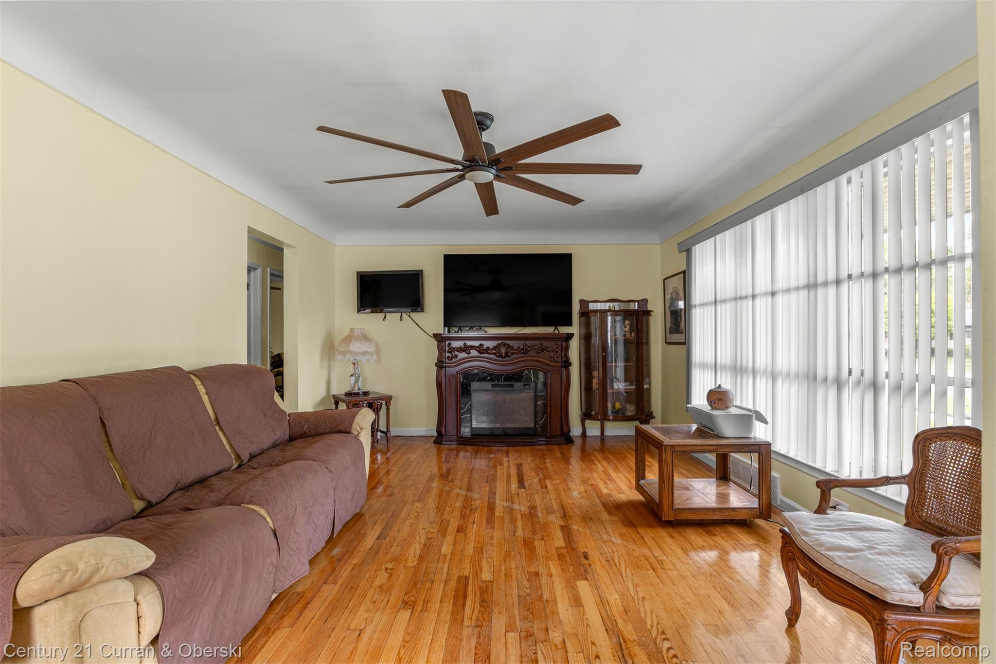 26657 W Chicago