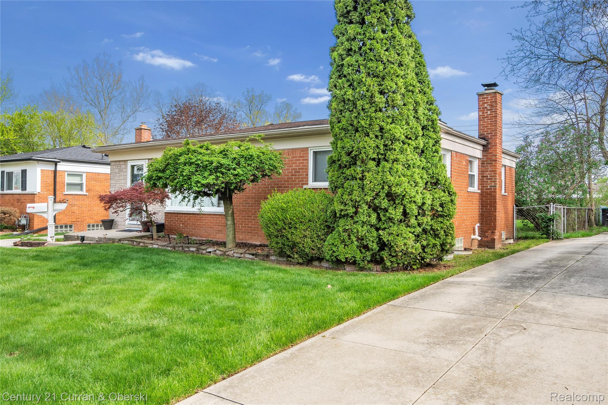 25015 Chernick Street