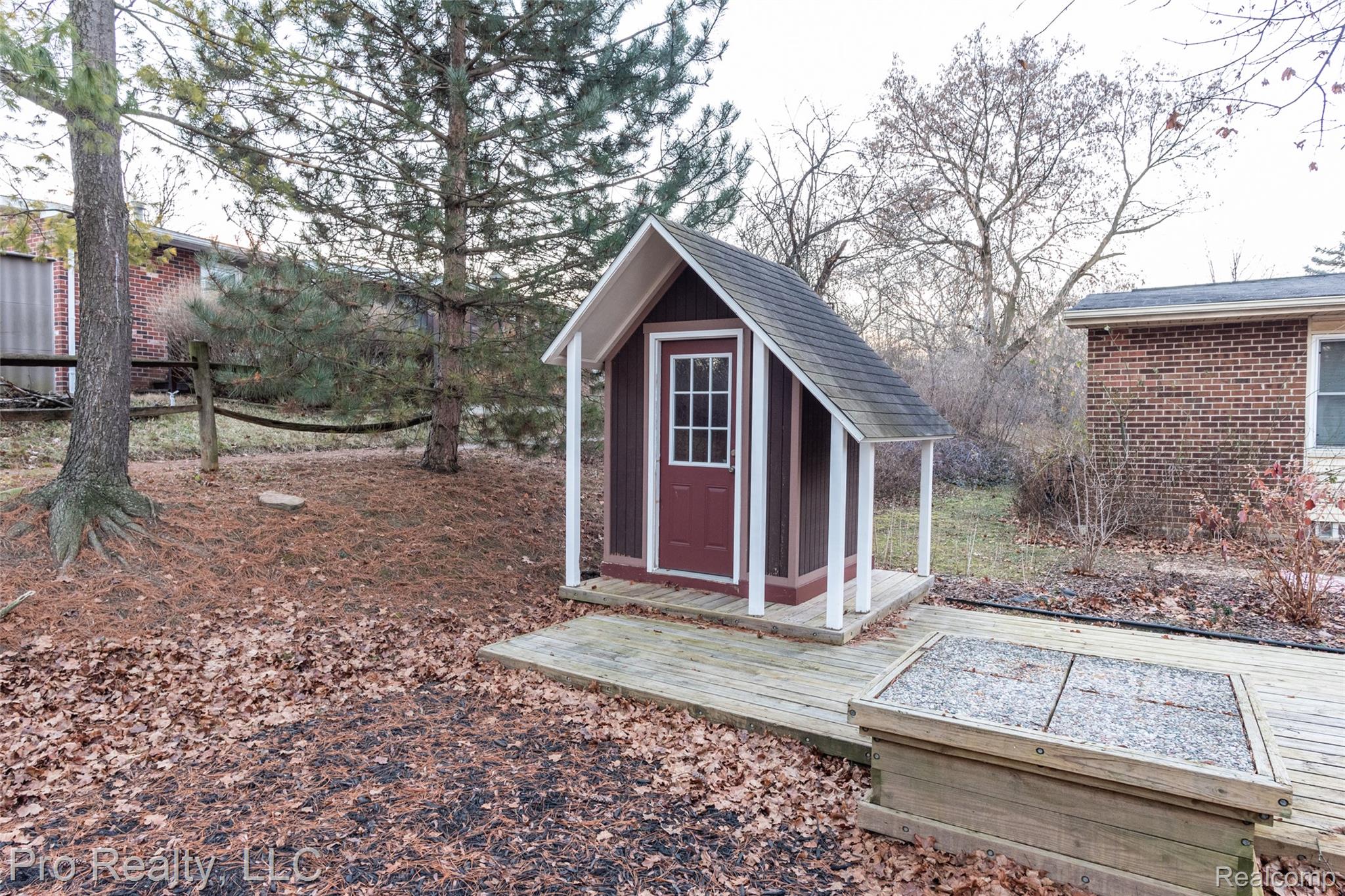 2071 WINEWOOD Avenue