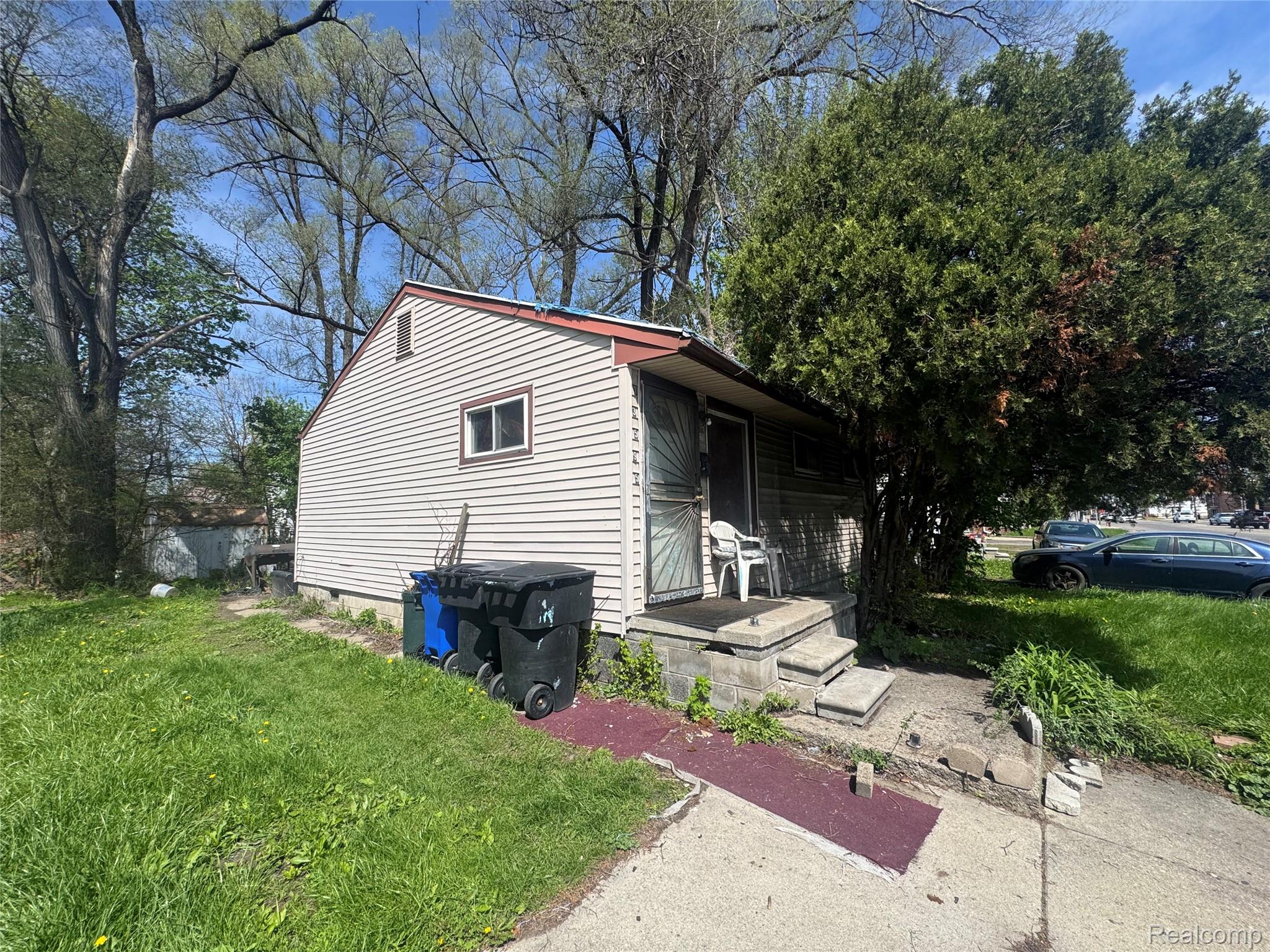 13595 Wyoming Avenue