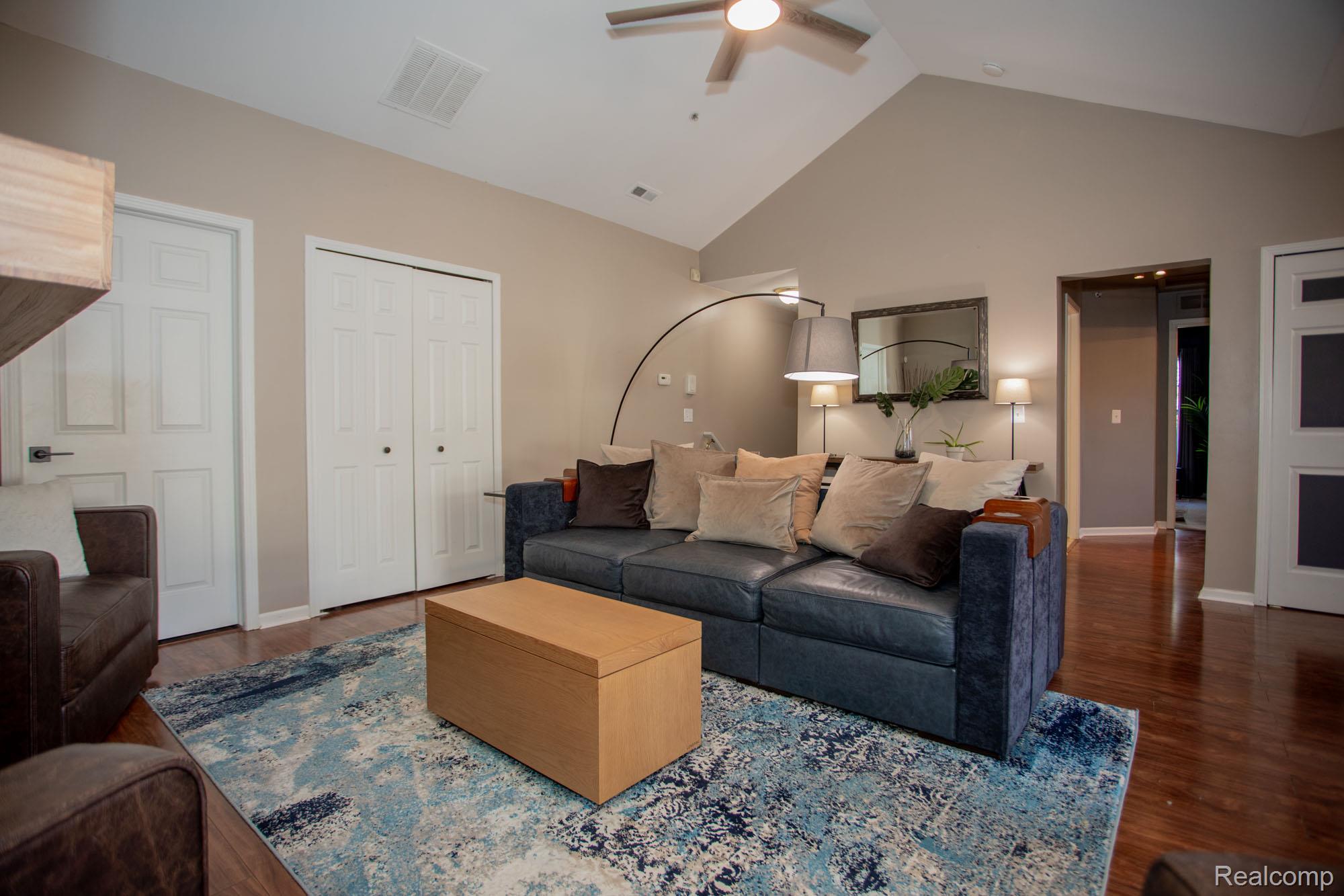 1211 Addington Drive 7