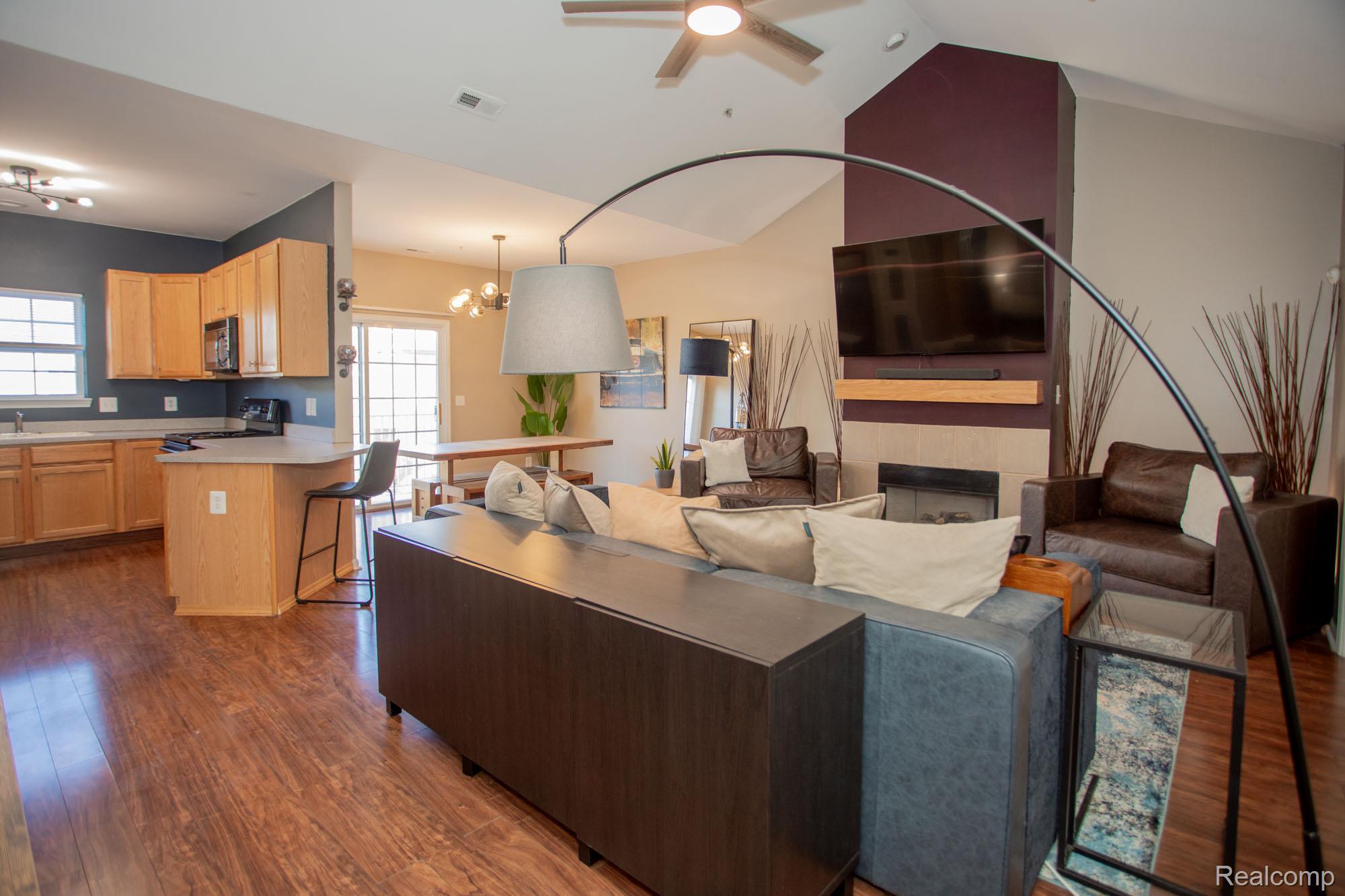 1211 Addington Drive 7