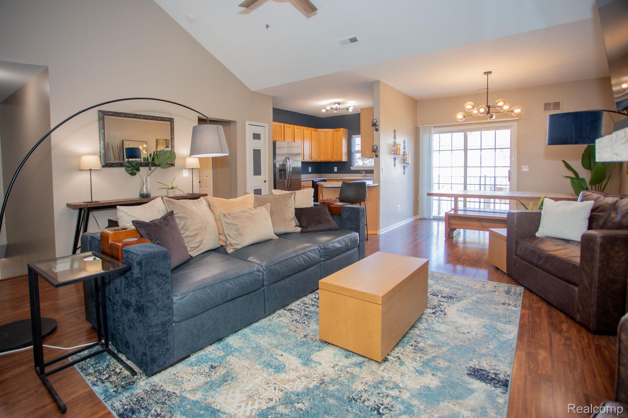 1211 Addington Drive 7