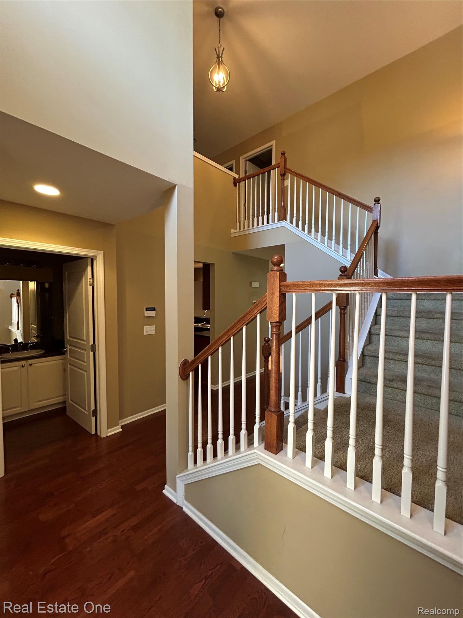 163 S VISTA