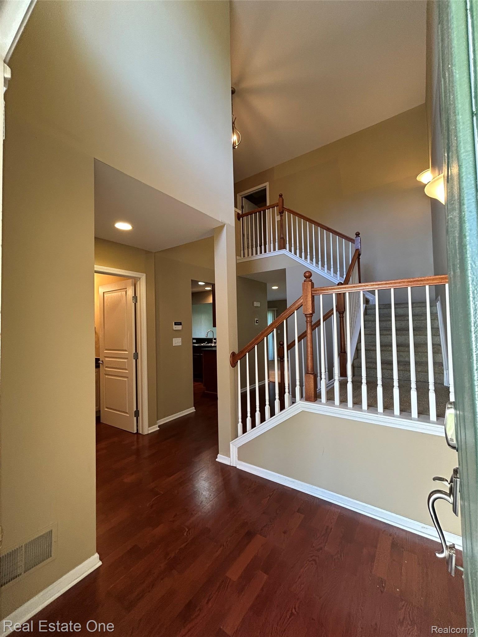 163 S VISTA