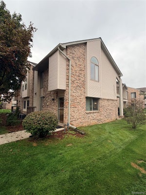 42779 LILLEY POINTE DR, CANTON, MI 48187 - Image eea2cc5a6cb165f8c1b4f0928f29def3/930645151