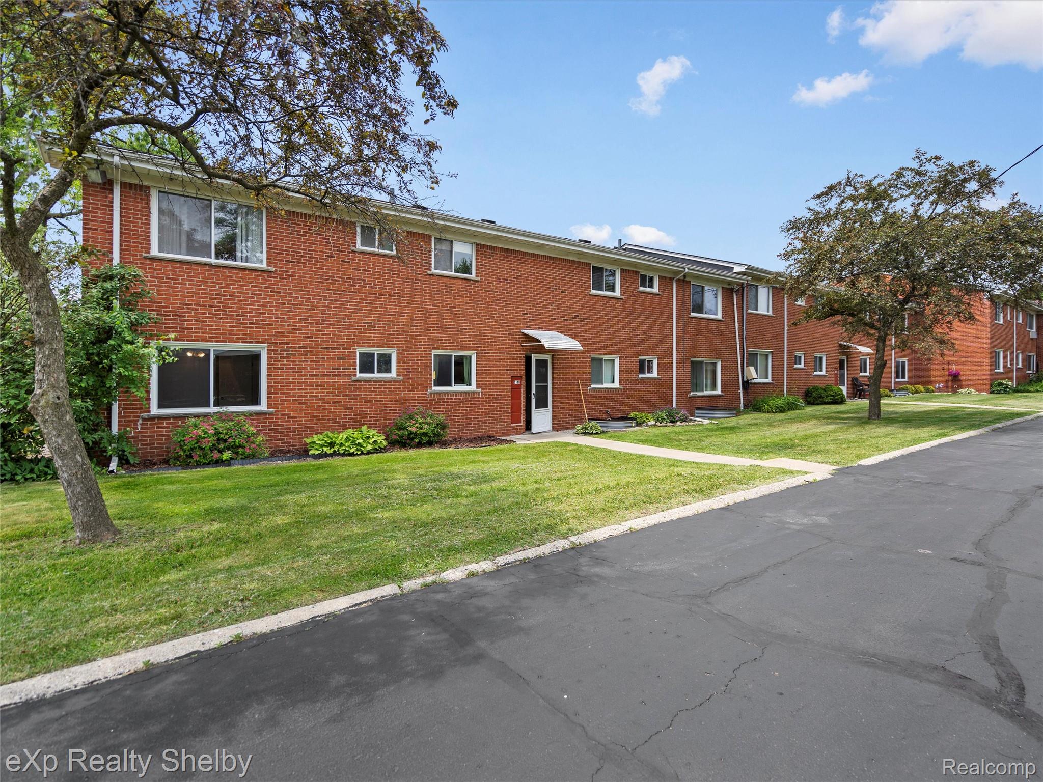 3100 Linwood Avenue 28