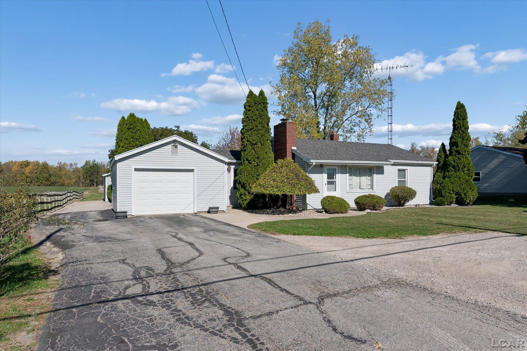 5576 W Beecher Road