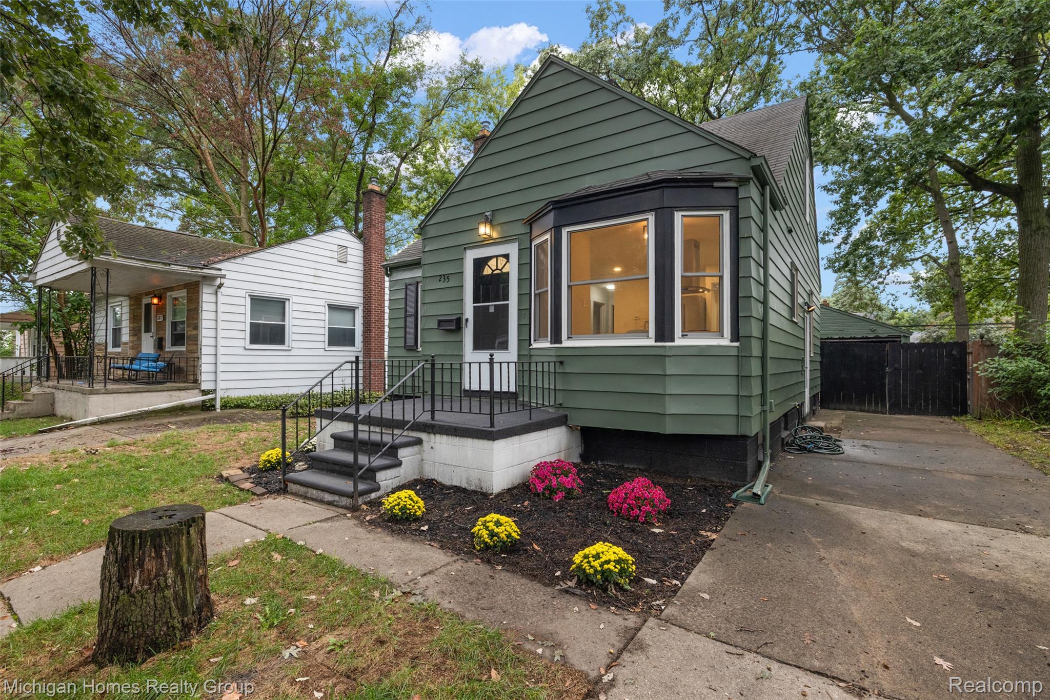 235 Flowerdale Street Street