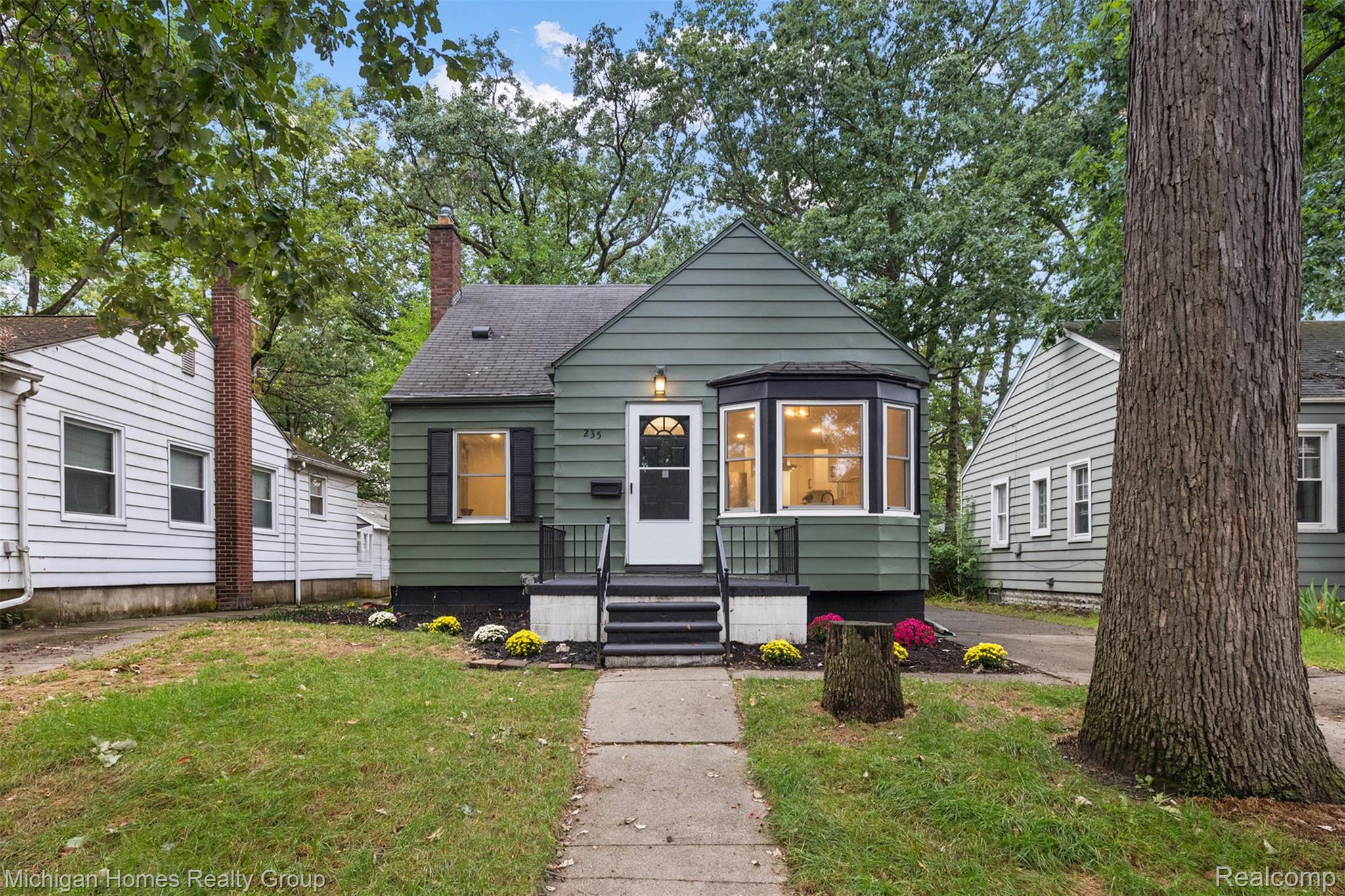 235 Flowerdale Street Street