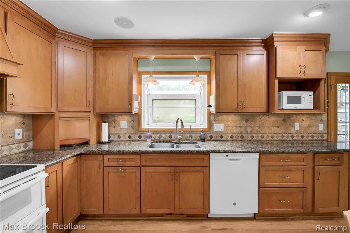 9580 Andersonville Road