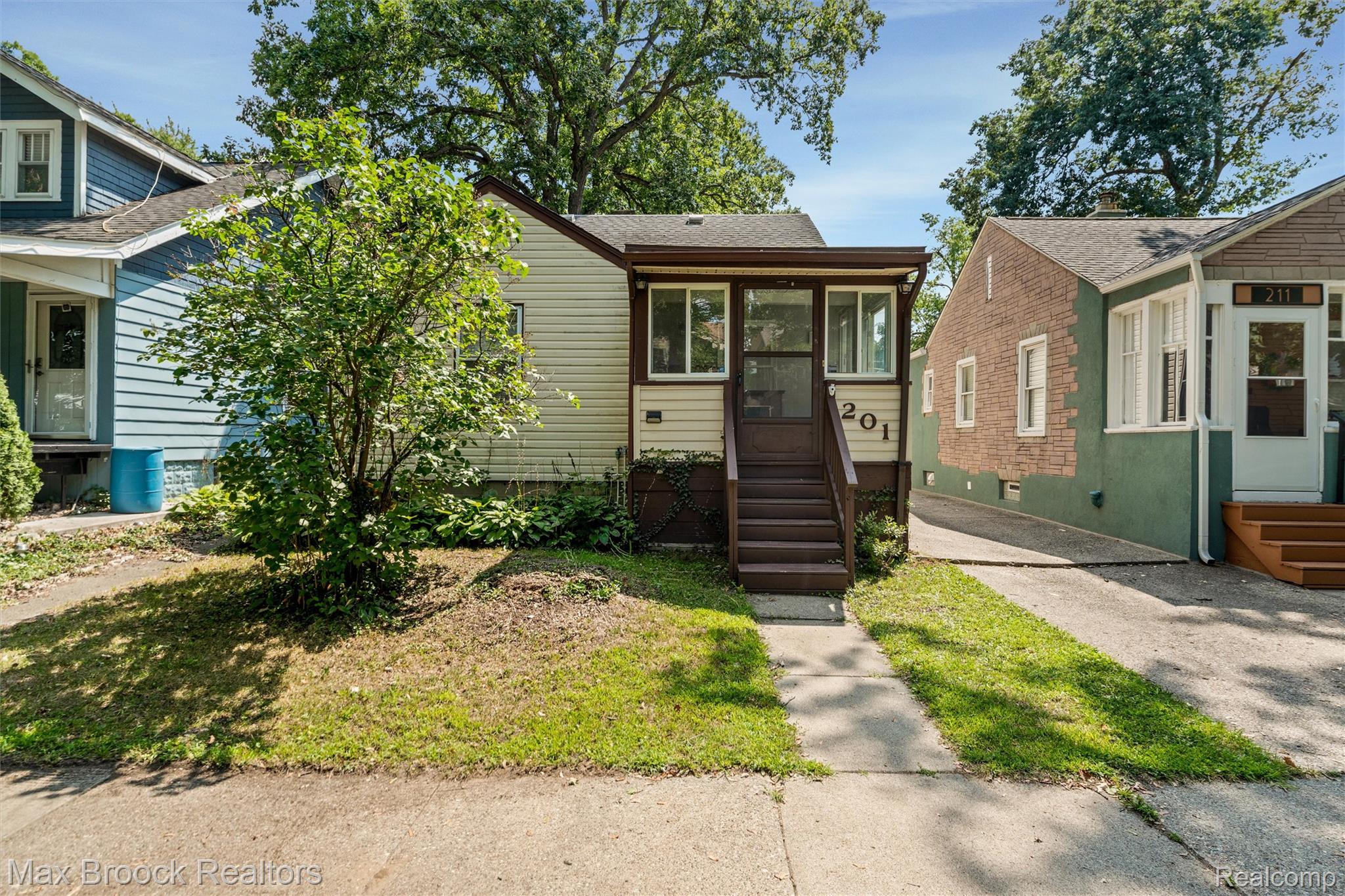 201 W Webster Street