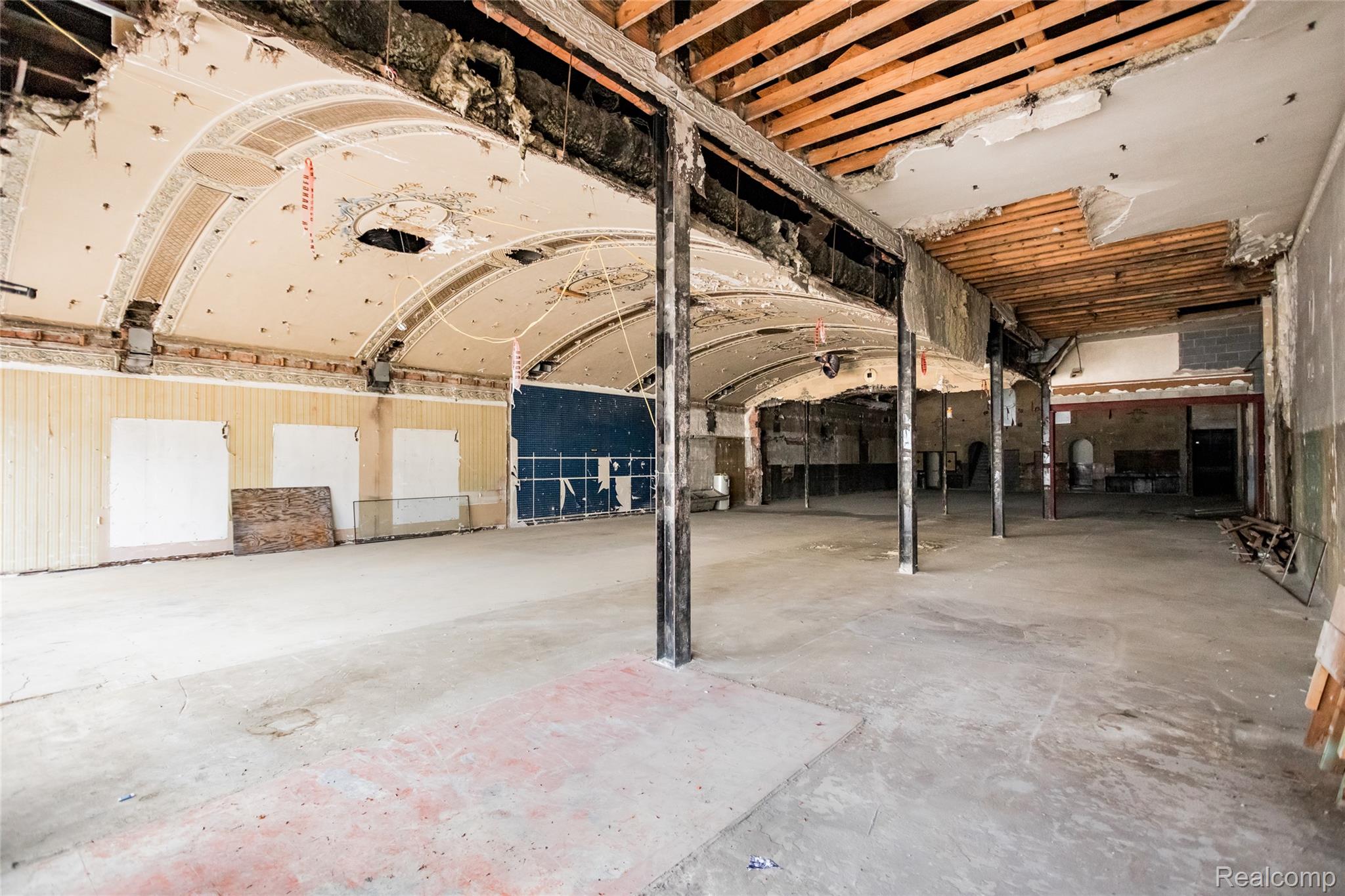 6532 Woodward Avenue