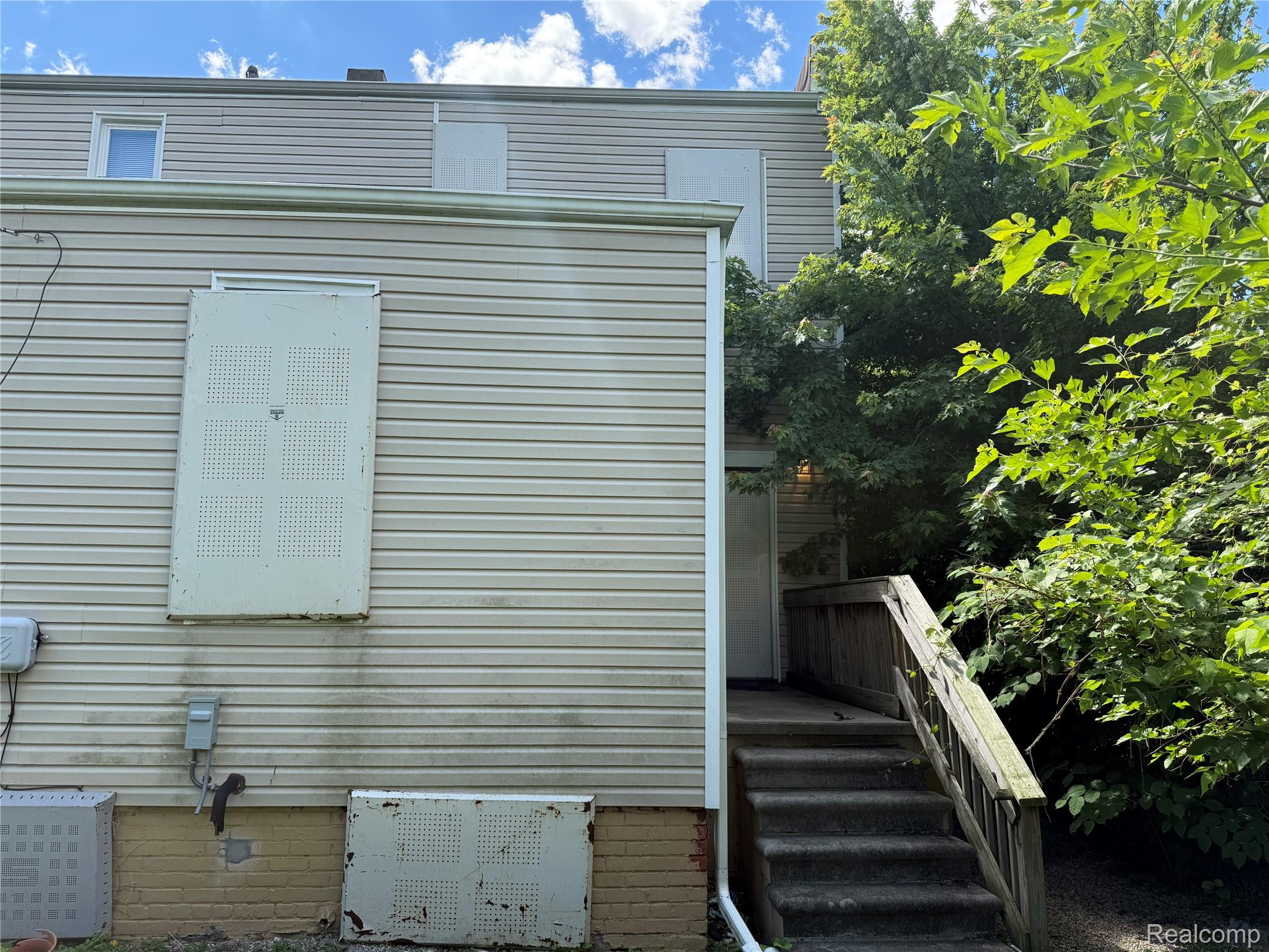 229 Leicester Court