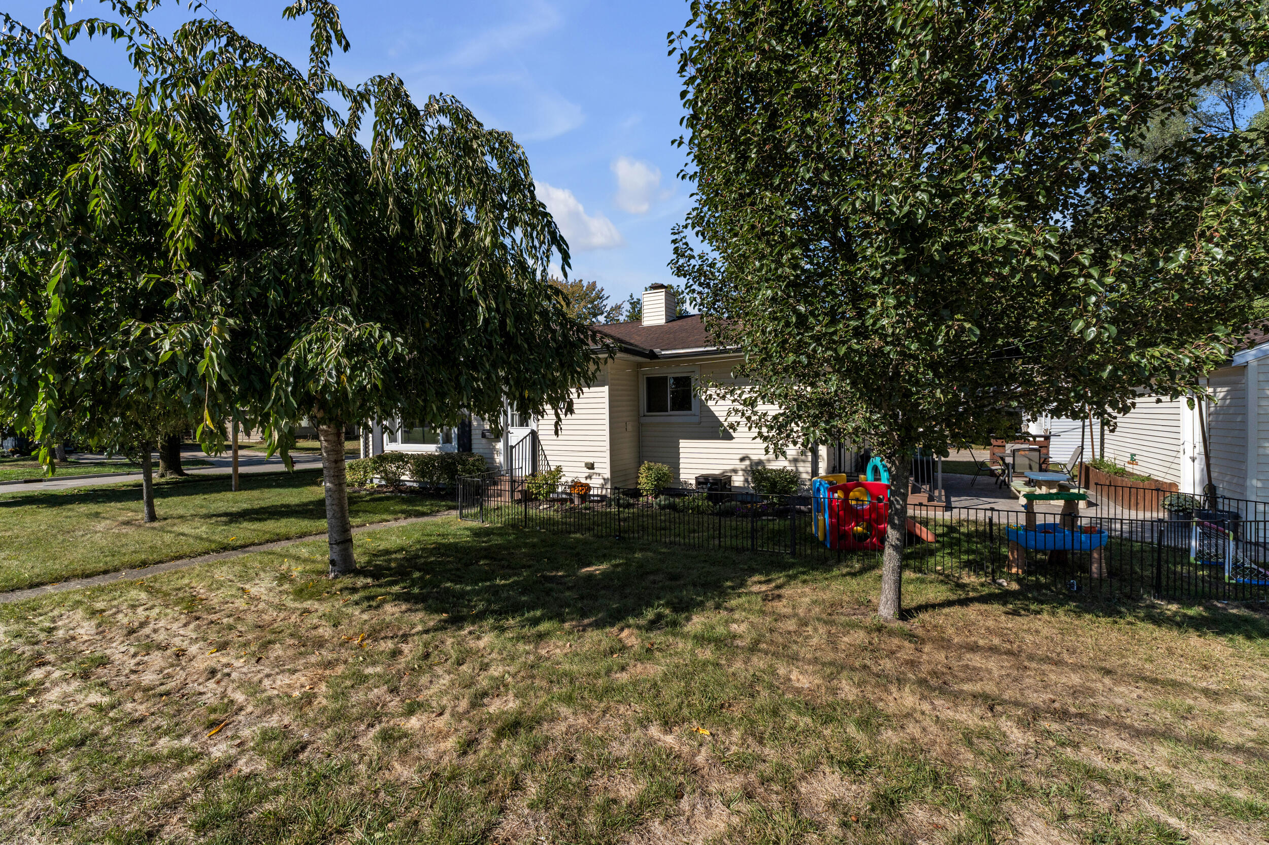 527 Arthur Street