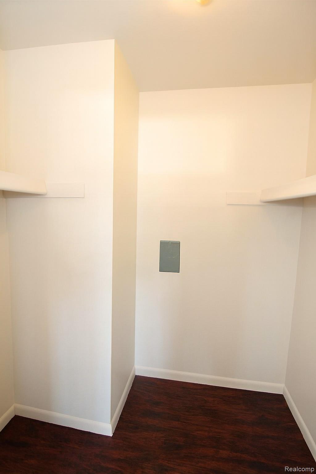 St Clair Shores, Michigan 48080, United States, 2 Bedrooms Bedrooms, ,2 BathroomsBathrooms,Residential,Active,244749