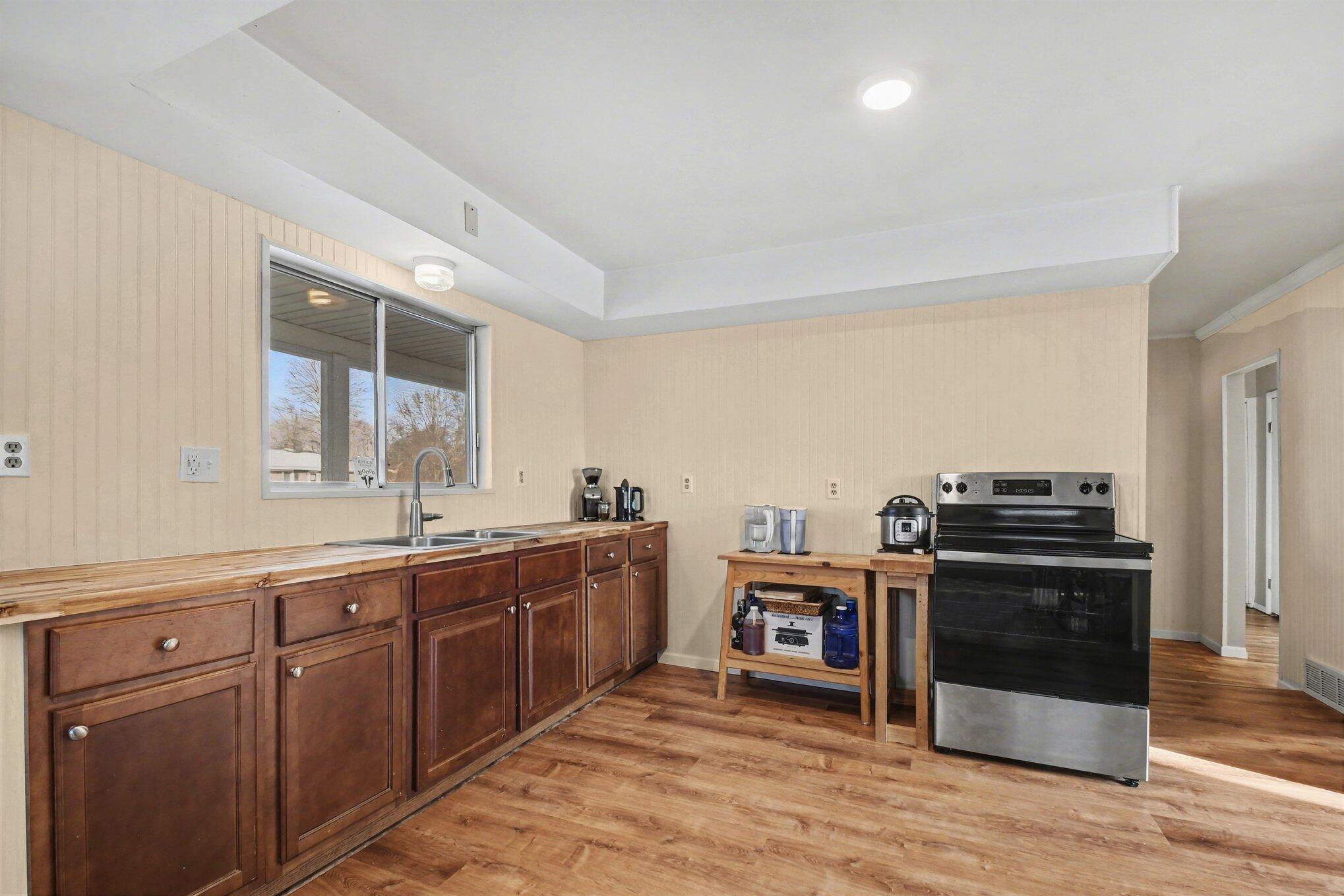 118 Schirmer Parkway