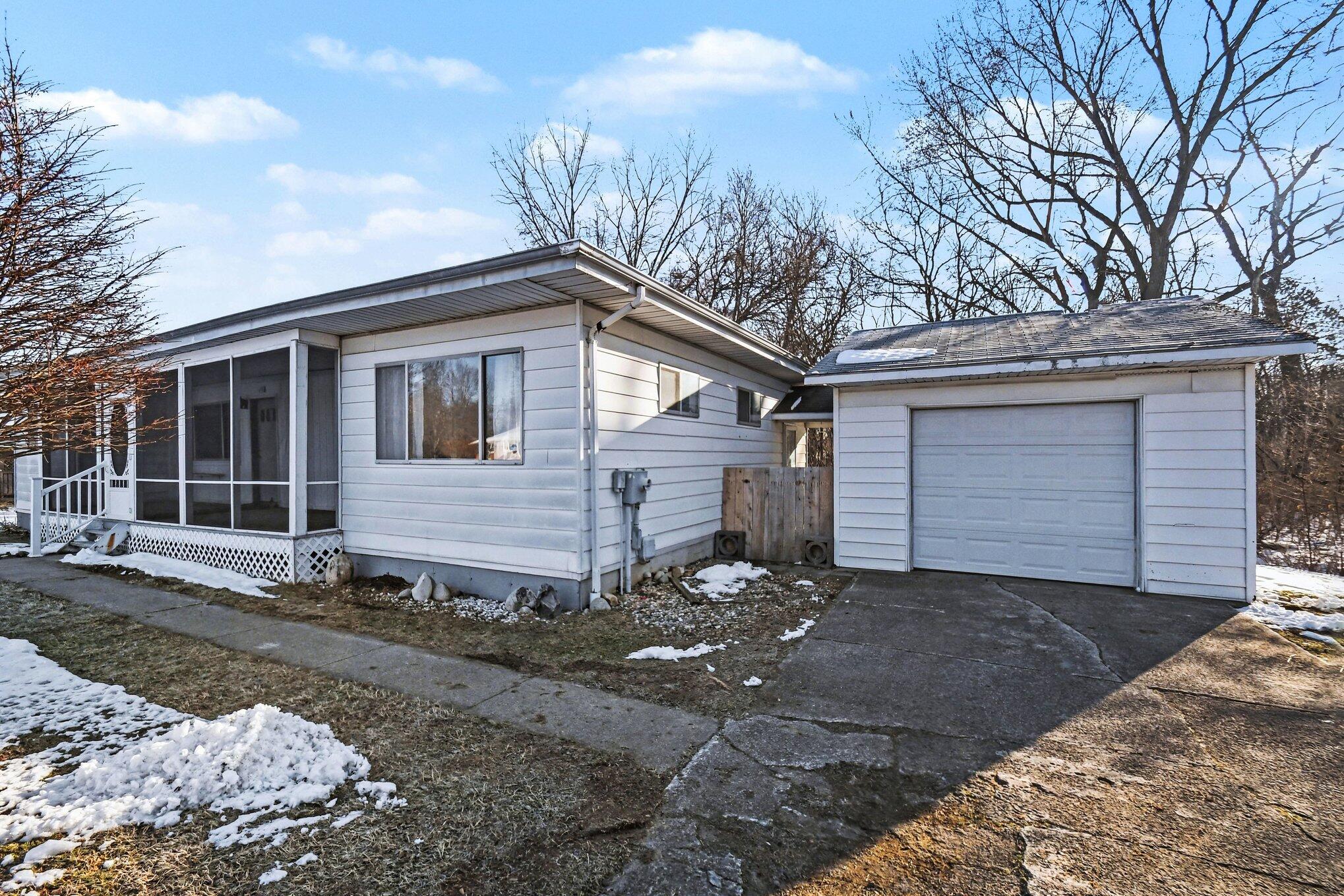 118 Schirmer Parkway